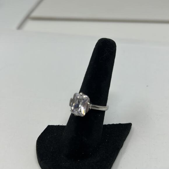 925 Sterling Silver Solitaire Cubic Zirconia Stone Ring Size 5 - Picture 2 of 12